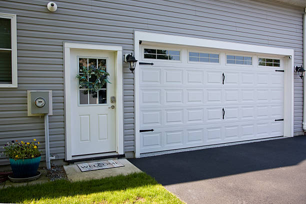 24/7 Emergency Garage Door Panel Replacement experts in Hawi, HI